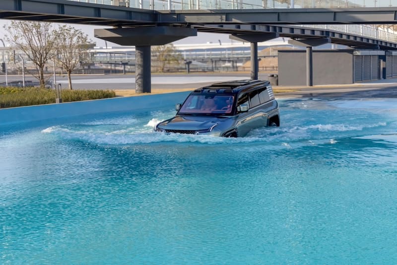 3-YANGWANG-U8-Water-Crossing