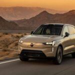 Volvo es mundialmente reconocida por su énfasis en la seguridad, pero en los últimos años ha tenido dificultades con la fiabilidad general. A pesar de incorporar innovadoras características de seguridad y tecnología, como los avanzados sistemas de asistencia al conductor, la integración de estos sistemas ha generado problemas. Muchos propietarios han reportado fallos en los sistemas electrónicos y la necesidad de realizar visitas al taller para reparaciones costosas.

Aunque la marca tiene una excelente reputación en términos de seguridad, los problemas mecánicos y tecnológicos han afectado su fiabilidad, lo que ha provocado que la marca no logre mantener los estándares que sus seguidores esperan.