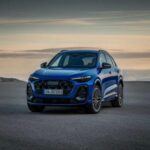 Puntuación de fiabilidad: 8,0/10

El Audi SQ5 2025 es una de las opciones más destacadas para aquellos que buscan un SUV de lujo con alto rendimiento y fiabilidad. Este modelo obtiene una puntuación de fiabilidad de 8,0/10, con una vida útil estimada de 13,9 años (237.500 km) y una probabilidad del 14,4 % de alcanzar los 322.000 km. Equipado con un motor V6 turboalimentado de 3.0 litros que produce 362 caballos de fuerza, el SQ5 ofrece una conducción dinámica y un rendimiento excepcional. Además, su tecnología de tracción total y su sistema de doble embrague de 7 velocidades garantizan un excelente control en cualquier situación.