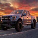 Longevidad media: 262,000 km
La Ford F-150 es una de las camionetas más icónicas de América y ha sido la camioneta más vendida durante más de 50 años. Con una vida útil media de 262,000 km, este vehículo robusto y confiable es ideal para quienes necesitan un coche de trabajo o una camioneta para uso personal. Aunque su coste medio de reparación anual es de $788, su capacidad de cargar, remolcar y resistir el paso del tiempo hace que este modelo de segunda mano sea una opción a considerar si estás dispuesto a invertir un poco más en mantenimiento.