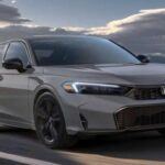 El Honda Civic es otro modelo famoso por su durabilidad y fiabilidad. Con un motor fuerte, una transmisión resistente y un rendimiento eficiente en combustible, el Civic es un coche compacto que ofrece una gran fiabilidad. Muchos Civics en circulación hoy en día tienen más de 200,000 millas en su haber, e incluso algunos superan las 400,000 millas si se les da el mantenimiento adecuado. Ya sea como coche para ir al trabajo o como una inversión a largo plazo, el Civic es una compra inteligente para aquellos que buscan un coche confiable que resista el paso del tiempo.