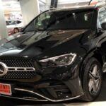 La complejidad tecnológica trae problemas

El Mercedes-Benz GLE es un SUV que combina lujo y tecnología avanzada, pero su complejidad electrónica puede generar más problemas de los que resuelve. A menudo se asocia con fallos en el sistema de infoentretenimiento y otros problemas eléctricos, especialmente en los modelos de gama alta. Estos fallos no solo afectan la experiencia de conducción, sino que también pueden generar costosos problemas de reparación. Si buscas un SUV grande con fiabilidad, el GLE puede no ser la mejor opción debido a sus costosos inconvenientes técnicos.