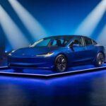 El Tesla Model 3 de 2024 ha recibido una importante actualización, mejorando en varios aspectos clave. Ahora ofrece más autonomía, una calidad de conducción más suave y un manejo más preciso, lo que lo convierte en uno de los mejores vehículos eléctricos disponibles. Además, su interior ha sido completamente rediseñado, con materiales de alta calidad y una construcción profesional que mejora la experiencia del conductor.

A pesar de estas mejoras, el Model 3 sigue siendo uno de los vehículos eléctricos más asequibles del mercado, lo que lo convierte en una excelente opción para quienes buscan un coche eléctrico eficiente y accesible. Si estás buscando un coche eléctrico con una gran relación calidad-precio, el Model 3 es una elección sobresaliente.