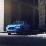 Precio de venta sugerido inicial: $26,200
El Honda HR-V 2026 ha recibido importantes mejoras en su equipamiento y tecnología, manteniendo el estilo elegante y sencillo característico de la marca. Con una puntuación de fiabilidad de 83/100, el HR-V se encuentra entre los SUV subcompactos más fiables y económicos en términos de mantenimiento, con costos anuales promedio de solo $301. Este modelo es ideal para quienes buscan un SUV compacto con bajo costo de propiedad y mantenimiento. La fiabilidad de Honda, combinada con su precio razonable, hace del HR-V una opción atractiva para compradores que buscan un vehículo duradero y asequible.