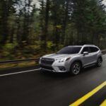 Precio promedio: $28,000
El Subaru Forester es un SUV compacto con tracción total, lo que lo convierte en una opción ideal para quienes necesitan un vehículo que pueda manejar cualquier tipo de clima. Con una retención de valor de hasta un 60.6% después de cinco años, el Forester es uno de los mejores vehículos en cuanto a fiabilidad y valor a largo plazo. Conocido por su seguridad, su capacidad para enfrentar condiciones de nieve o montaña y su espacio de carga versátil, el Forester es ideal para conductores que necesitan un coche que pueda ofrecer fiabilidad en cualquier situación.
La reputación de Subaru por su fiabilidad y las características de seguridad avanzadas del Forester lo convierten en una excelente opción tanto para familias como para aquellos que buscan un vehículo duradero y con buen valor de reventa.
Conclusión
Estos 5 coches se destacan no solo por su fiabilidad y calidad, sino por su capacidad para mantener un alto valor de reventa con el paso de los años. Modelos como la Toyota Tacoma, Jeep Wrangler y Honda Ridgeline son ejemplos perfectos de vehículos que no solo ofrecen una gran experiencia de conducción, sino que también son inversiones inteligentes para aquellos que buscan un coche que conserve su valor en el mercado de segunda mano. Si estás buscando un coche nuevo y te importa su valor a largo plazo, estas opciones son algunas de las mejores del mercado en 2025.Humanize 241 words