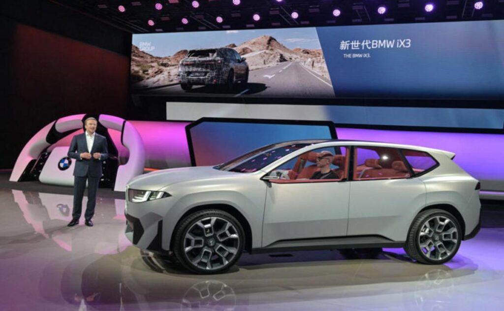 BMW afronta fuerte demanda de su nuevo SUV eléctrico a medida que China endurece políticas.