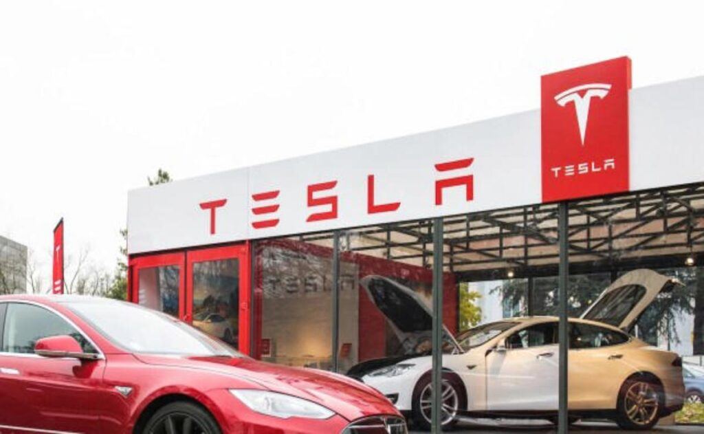 Tesla lanza promoción innovadora para atraer a propietarios de vehículos de gasolina.