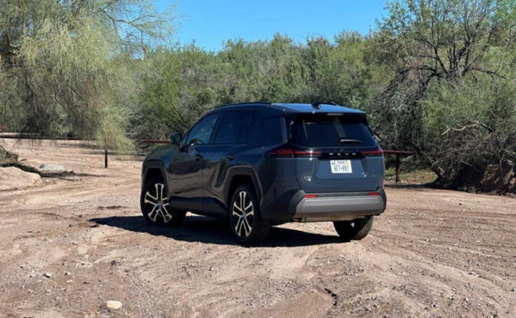 Toyota RAV4 2026: Rediseño completo y un aumento de precio mínimo.