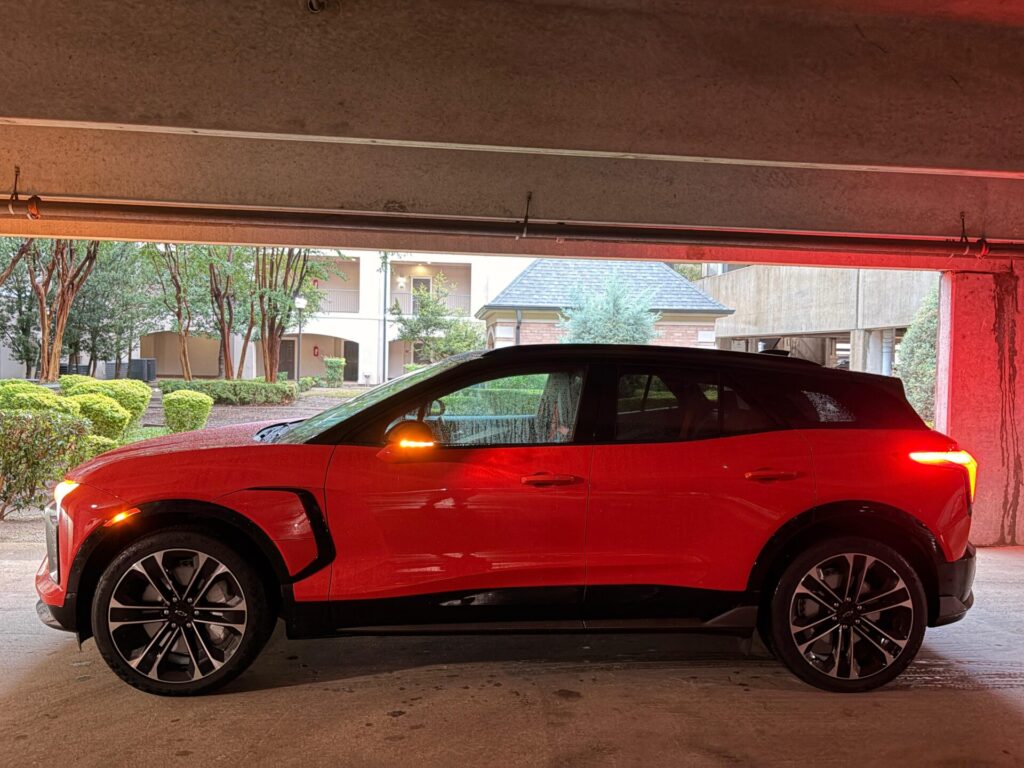 Lateral de un Blazer EV 2026