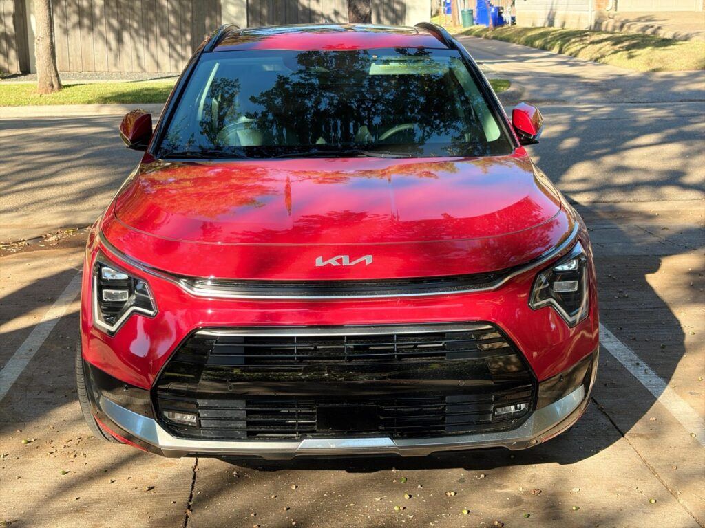 Frontal de un Niro 2025