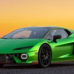 El Lamborghini Temerario 2026 es el nuevo superdeportivo de acceso de la marca italiana, sustituyendo al icónico Huracán. Con un motor híbrido V8 de 4 litros y 907 caballos de fuerza, este modelo no solo supera en potencia a los antiguos Aventador, sino que también ofrece una aceleración de 0 a 100 km/h en 2,7 segundos. Con un precio inicial estimado en 390.000 dólares, el Temerario combina potencia y lujo con un chasis de aluminio, asientos calefactables y ventilados ajustables en 18 posiciones, además de tres pantallas digitales. Un coche de lujo para quienes buscan tanto adrenalina como comodidad.