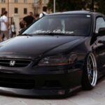 Honda es otra marca que se destaca por su capacidad para fabricar vehículos que alcanzan fácilmente las 250.000 millas. Modelos como el Honda Accord y el Honda Civic son conocidos por superar esta marca, gracias a la ingeniería de precisión que caracteriza a la marca. Honda ha puesto un énfasis significativo en crear coches eficientes, fáciles de mantener y, sobre todo, fiables durante largos períodos.