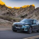 El BMW X5 es conocido por su impresionante desempeño y confort, combinados con motores potentes y tecnología de vanguardia. No obstante, muchos propietarios se quejan de los altos costos de reparación una vez que el vehículo supera el período de garantía. Los problemas comunes incluyen fallos en el sistema de transmisión, problemas eléctricos y un desgaste prematuro de ciertos componentes, como los frenos y la suspensión, lo que aumenta considerablemente las facturas de mantenimiento.