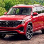 El Ford Explorer ha sido una opción popular en el segmento de los SUV grandes durante años. Con un precio de $40,160, el modelo base Active 100A ofrece una buena mezcla de potencia y tecnología. El Explorer está disponible con un motor EcoBoost turbo de cuatro cilindros de 2.3 litros y ofrece un interior espacioso con tres filas de asientos. También tiene una versión ST de $55,000 con un potente motor V-6 biturbo. Si buscas un SUV familiar con un diseño robusto y un rendimiento de primer nivel, el Explorer es una excelente opción.