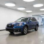 Si te gustan los vehículos con tracción integral, Subaru es una excelente opción. Con modelos como el Outback, esta marca es perfecta para quienes disfrutan de las aventuras fuera del asfalto. La tracción total es ideal para condiciones adversas como lluvia, nieve o caminos de tierra. Eso sí, el mantenimiento puede ser un poco más caro, especialmente por el motor boxer que utilizan, pero en general, los Subarus son autos duros y resistentes. Por alrededor de 30,000 dólares, puedes tener un Outback que te acompañe en cualquier terreno.