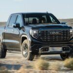 GMC ha logrado superar las expectativas este año, destacándose como una de las marcas más confiables en el sector de camionetas y SUVs. Modelos como la Sierra y la Canyon han sido reconocidos por su fiabilidad en el segmento de camionetas. Además, la GMC Hummer EV está demostrando que las camionetas eléctricas pueden ser tanto confiables como divertidas. La marca ofrece versiones todoterreno como el AT4, junto con versiones de lujo como el Denali, lo que garantiza que, sin importar el modelo, los vehículos GMC se mantendrán operativos y confiables por muchos años.