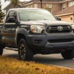 Ford es conocida por producir vehículos robustos y fiables, con varios modelos que alcanzan las 250.000 millas o más. El Ford F-150, en particular, es uno de los vehículos más celebrados por su durabilidad, conocido por soportar años de uso intensivo sin perder rendimiento. La marca ha construido una sólida reputación por su compromiso con la calidad y la resistencia, asegurando que sus vehículos continúen funcionando durante muchos años, incluso bajo condiciones difíciles.