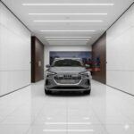 El Audi Q6 e-tron es el futuro de los SUV eléctricos de lujo. Con un diseño elegante y un interior que refleja la calidad de la ingeniería alemana, el Q6 e-tron promete ser uno de los SUV más sofisticados de la próxima generación. Su tecnología avanzada y su comodidad excepcional lo colocan en la categoría de lujo, con un precio que se espera ronde los $50,000. Audi ha logrado combinar estilo, rendimiento y sostenibilidad, ofreciendo una opción atractiva para quienes buscan un SUV eléctrico que no solo sea eficiente, sino también extremadamente cómodo y de alto rendimiento.