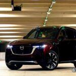 Economía de combustible combinada según la EPA: 25 MPG

El Mazda CX-90 es la definición de un SUV de lujo asequible que ofrece un rendimiento impresionante. Con una economía de combustible de 25 MPG, el CX-90 se posiciona como uno de los SUV más eficientes en combustible en su categoría. Su diseño premium se refleja tanto en el exterior como en el interior, con materiales de alta calidad y un manejo excepcionalmente preciso. El rendimiento del motor es sobresaliente, proporcionando una aceleración rápida y una conducción cómoda, sin perder la suavidad que los conductores esperan de un vehículo de lujo. Aunque el CX-90 tiene una tercera fila de asientos, esta es más adecuada para niños o viajes cortos, ya que el espacio es algo limitado en comparación con otros SUV de tres filas.