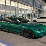 El BMW M3 es una referencia mundial del rendimiento deportivo, y no es raro ver a conductores de todas las edades disfrutándolo. Sin embargo, este sedán deportivo, además de ofrecer sensaciones increíbles al volante, trae consigo costes de mantenimiento muy elevados, propios de BMW. Amortiguadores, frenos, componentes electrónicos… todo es caro, y todo se desgasta rápido si se disfruta del coche como fue diseñado. Es habitual que la ilusión inicial dé paso rápidamente a la realidad de su alto coste de propiedad.