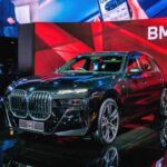 BMW, conocido por ser un referente en el segmento de lujo, no siempre ha sido sinónimo de fiabilidad. Sin embargo, los modelos recientes de la marca alemana han mejorado significativamente en este aspecto. Gracias a una construcción de alta calidad y a la implementación de nuevas tecnologías, los vehículos BMW, como el Serie 3 y el X5, han comenzado a ofrecer una fiabilidad superior. A pesar de que el precio sigue siendo elevado, los compradores de BMW ahora pueden estar más tranquilos, sabiendo que están invirtiendo en un automóvil que combina lujo con una excelente fiabilidad a largo plazo.