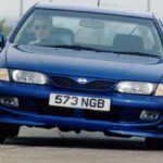 El Nissan Almera GTI llegó al mercado a mediados de los 90 con un motor de 142 hp y un rendimiento aceptable, alcanzando los 100 km/h en 7.9 segundos. Aunque el diseño era bastante sencillo y no presentaba un gran 