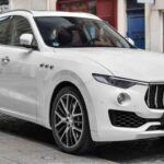 Al igual que el Ghibli, el Maserati Levante es un SUV de lujo que también sufre una gran depreciación. Con una pérdida de alrededor del 64% en los primeros cinco años, el Levante no logra mantenerse en el mercado como un vehículo de lujo deseado. Los problemas de soporte limitado en los concesionarios, junto con los costos de mantenimiento elevados, hacen que los compradores prefieran modelos de otras marcas que ofrecen más fiabilidad y menores gastos operativos.