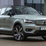 El Volvo XC40 es el SUV compacto de la marca sueca que combina seguridad, diseño y capacidad de remolque en un paquete pequeño y elegante. Con una capacidad de hasta 1,800 kg, este vehículo es ideal para quienes necesitan un SUV que sea lo suficientemente pequeño para la ciudad pero capaz de transportar cargas pesadas, como remolques pequeños o bultos de equipo. Además, el XC40 destaca por su interior espacioso y las últimas tecnologías en seguridad.