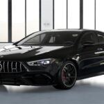 El Mercedes-Benz CLA es uno de los sedanes de lujo más populares de la marca, pero su versión SUV ha ganado terreno en los últimos años. Con un aumento de precio del 20.4%, el CLA continúa destacando por su elegante diseño, tecnologías de última generación y su potente motorización. Con un precio de $50,627, el CLA SUV ofrece una excelente combinación de lujo y eficiencia, siendo perfecto para aquellos que buscan un SUV deportivo y dinámico con las prestaciones de un vehículo de lujo. Su interior de alta gama y su conducción ágil lo convierten en una opción preferida para quienes buscan lo mejor de ambos mundos.