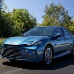 En cuarto lugar se encuentra el Toyota Camry Híbrido, con un 10,2% de probabilidades de alcanzar los 400.000 kilómetros, lo que equivale a 1,1 veces la vida útil promedio de un híbrido. El Camry Híbrido sigue siendo una opción popular entre los conductores que buscan un coche eficiente, cómodo y confiable.