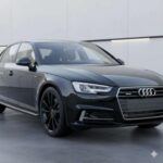 El Audi A4 2026 se mantiene como una de las opciones más equilibradas en el segmento de los sedanes deportivos de lujo. Gracias a su sistema de tracción total quattro y un motor turbo que ofrece una aceleración suave pero potente, el A4 es una excelente opción para quienes buscan un manejo preciso y un interior de alta calidad. El sistema de infoentretenimiento es intuitivo, y su capacidad para manejar con suavidad en carreteras irregulares le ha valido una alta calificación en las pruebas de carretera. Con un precio que comienza en $42,000, el Audi A4 se presenta como una opción superior en comodidad y manejo, incluso por encima de la BMW Serie 3 en algunos aspectos.