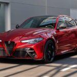 El Alfa Romeo Giulia es una excelente opción para los que buscan un sedán deportivo con un estilo distintivo. Aunque es más caro que el G70 en términos de mantenimiento, con $7,241 de costo durante los primeros 10 años, sigue siendo competitivo. La probabilidad de una reparación mayor también es del 19.65%, similar al G70, y los costos del primer año de mantenimiento son de $322, lo que es bastante económico para un coche de lujo.