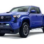 El Toyota Tacoma ha sido una de las camionetas más populares, conocida por su fiabilidad histórica. Sin embargo, el modelo 2025 ha experimentado una caída en las puntuaciones de fiabilidad. A pesar de haber sido clasificada como la mejor camioneta de tamaño mediano según el J.D. Power Vehicle Dependability Study, Consumer Reports apunta que este modelo presenta fallos mecánicos importantes, como fugas de líquido de frenos y ejes de transmisión rotos, que han generado varios recalls. Estos problemas están vinculados a la nueva generación de la Tacoma.