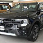 El Ford Ranger es el camión de tamaño medio que se destaca por su eficiencia de combustible, especialmente en las versiones con motor de 4 cilindros. Con una cifra de hasta 21 mpg en ciudad y 26 mpg en carretera, el Ranger es perfecto para quienes no necesitan la capacidad de carga masiva de un camión más grande, pero aún desean la versatilidad de un pickup. Su diseño robusto y su precio relativamente accesible lo hacen una excelente opción para los conductores urbanos que requieren un camión ocasionalmente para tareas ligeras o para quienes realizan recorridos largos y necesitan maximizar el rendimiento de combustible.