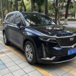 El Cadillac XT6 ha sido una opción popular para aquellos que buscan un SUV de lujo estadounidense. Sin embargo, la última versión de 2025 ha perdido el rumbo. Con una eficiencia de combustible decepcionante y una falta de innovación significativa en comparación con sus competidores, el XT6 ya no ofrece el valor que solía. Además, los propietarios han señalado que el precio premium del XT6 no justifica las características que ofrece, lo que deja muchas dudas sobre su posicionamiento en el mercado.