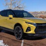 Economía de combustible combinada según la EPA: 27 MPG

El Toyota Highlander es un SUV de tres filas que combina una excelente eficiencia de combustible con una fiabilidad legendaria. Con 27 MPG de economía combinada, el Highlander es uno de los líderes en su segmento cuando se trata de eficiencia. Su híbrido, en particular, ofrece una excelente opción para quienes desean maximizar su ahorro de combustible sin sacrificar la potencia. El Highlander destaca por su impresionante valor, con un interior bien equipado y una conducción cómoda. Ideal para familias, este SUV tiene un historial comprobado de durabilidad y bajos costos de mantenimiento, lo que lo convierte en una excelente opción a largo plazo.