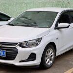 Chevrolet sigue siendo una de las marcas más grandes de Estados Unidos, pero en 2026, enfrenta serias críticas sobre la calidad y la fiabilidad de algunos de sus modelos. Aunque la marca ha hecho avances en términos de vehículos eléctricos con el Chevrolet Bolt EV, algunos de sus modelos tradicionales, como la Chevrolet Silverado, han sido objeto de quejas recurrentes por problemas mecánicos y una mala calidad en los interiores. A pesar de su alcance global y su historial de ventas sólidas, la marca ha perdido algo de su brillo en cuanto a innovación y calidad de fabricación, lo que deja dudas sobre su capacidad para mantenerse competitiva a largo plazo.