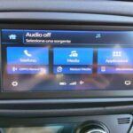 Uno de los aspectos más criticados de Toyota es su sistema de infoentretenimiento, que a menudo se considera algo lento y anticuado. Los pantallas de respuesta lenta y los menús complicados pueden resultar frustrantes, especialmente si estás acostumbrado a sistemas más fluidos y fáciles de usar.