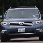 El Toyota Highlander es otro de los SUVs más populares en el mercado de coches usados en Estados Unidos, con una participación de 1.1% en las ventas. Este SUV de tamaño mediano es conocido por su fiabilidad, economía de combustible y amplio espacio interior, lo que lo hace ideal para familias que necesitan un vehículo espacioso y práctico para viajes largos y desplazamientos diarios.