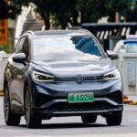 Aunque de origen europeo, el Volkswagen Id.4 se ensambla en Chattanooga, Tennessee, y cuenta con un alto porcentaje de contenido local. Ofrece una autonomía competitiva, buen respaldo en garantía y costes de uso contenidos, siendo una alternativa eléctrica sólida frente a las marcas estadounidenses puras.