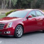 Precio medio usado: $14,841
El Cadillac CTS de segunda generación es un sedán de lujo que ha sido injustamente subestimado. A pesar de sus mejoras mecánicas y de fiabilidad en comparación con los modelos anteriores, su precio sigue siendo sorprendentemente bajo. Con su motor V6 de 3.6 litros, actualizado con mejoras en la cadena de distribución, este modelo es más fiable de lo que su precio sugiere.