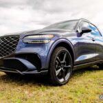 El Genesis GV70 2026 ha sorprendido a muchos con su estilo elegante y alto rendimiento. Equipado con un motor V-6 de 3.5 litros que genera 375 caballos de fuerza, el GV70 ofrece una experiencia de conducción potente y refinada. Este SUV de lujo no solo destaca por su motor, sino también por su interior premium, que incluye pantallas de gran tamaño, sistemas de asistencia al conductor y confort excepcional. Además, su diseño distintivo lo convierte en una opción destacada para quienes buscan lujo y rendimiento en un solo vehículo.