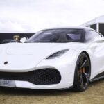 El Deus Vayanne es el eléctrico más rápido de esta lista, con 2.200 CV y una velocidad máxima de 248 mph. Desarrollado en colaboración con Italdesign y Williams Advanced Engineering, ofrece más de 300 millas de autonomía y se producirá en solo 99 unidades, posicionándose como un hipercoche de élite global.