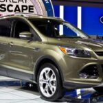 Precio típico de segunda mano (modelos 2020): 12.000–18.000 $
El Escape se distingue por ofrecer distintas motorizaciones: versiones de gasolina fáciles de conducir y variantes híbridas eficientes. Su maniobrabilidad y peso ligero facilitan la conducción urbana, siendo una opción flexible según tus prioridades de eficiencia o potencia.