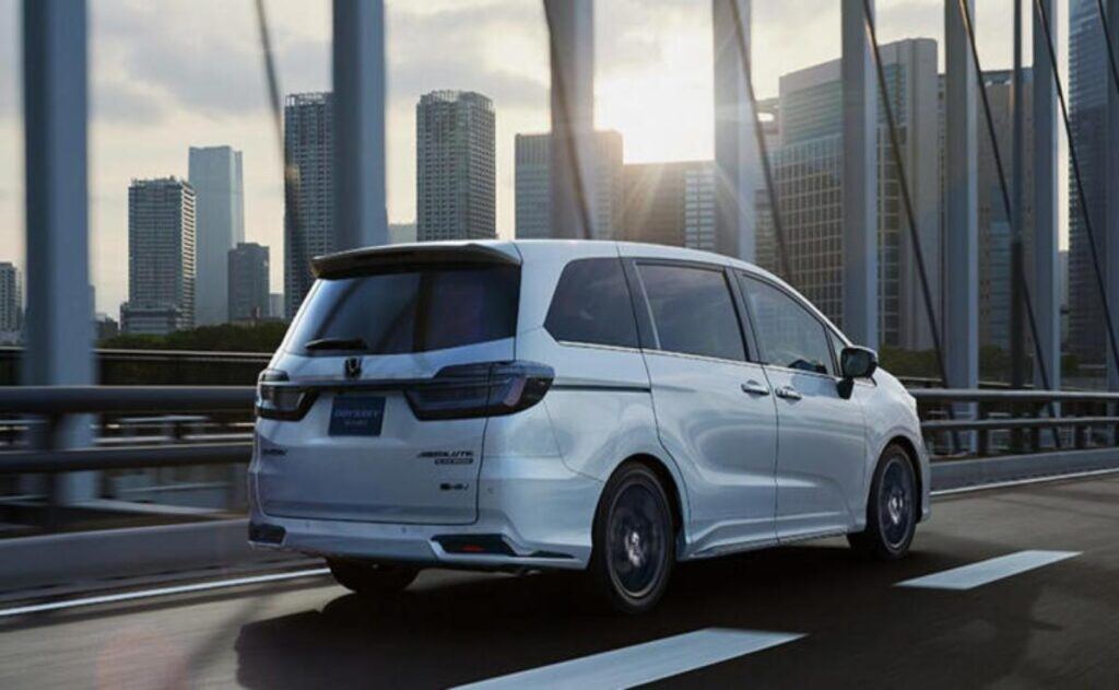 Honda Odyssey e:HEV 2026: Un modelo casi sin cambios que aún sigue en pie tras 12 años.
