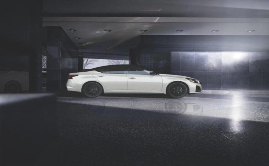 Nissan presenta el Altima 2026: aumentan los precios y llegan nuevas actualizaciones.