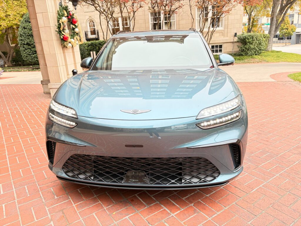 Frontal de un Genesis GV60 2026