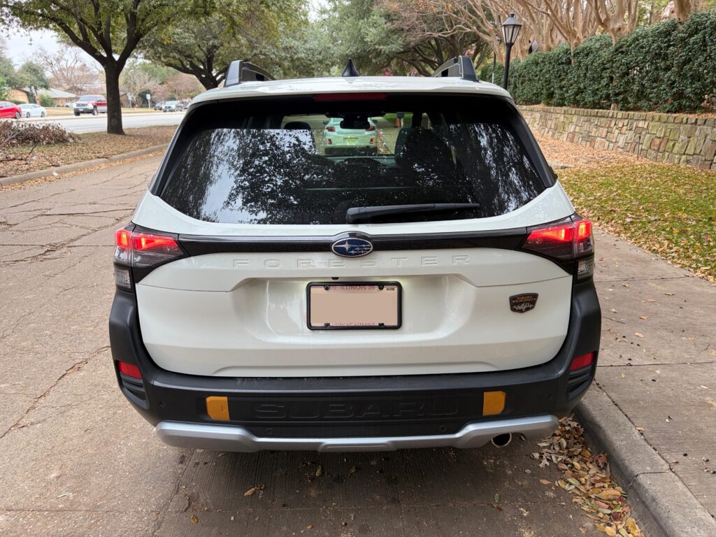 Trasera de un Subaru Forester Wilderness 2026