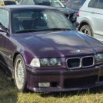 El BMW M3 2024 refleja el compromiso de la marca con el rendimiento y la precisión. Equipado con un motor turbo de seis cilindros en línea, este sedán ofrece una experiencia de conducción emocionante sin perder la practicidad de un vehículo de cuatro puertas.

Interior: Lujo y tecnología con pantalla de alta resolución y materiales premium

Seguridad y confort: Sistemas avanzados de asistencia al conductor y suspensión adaptativa
Ideal para familias que buscan velocidad y confort en un solo paquete.