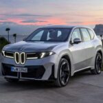 El iX3 es el primer modelo basado en la nueva arquitectura Neue Klasse de BMW, definido por software (SDV). Ofrece autonomía superior a 644 km y carga ultrarrápida de hasta 400 kW, combinando tecnología de vanguardia con comodidad premium.